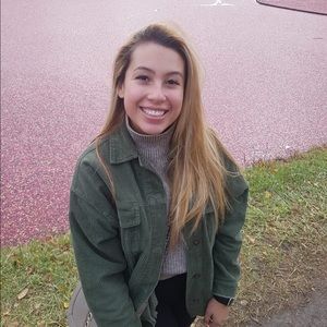 Meet your Posher, Valentina